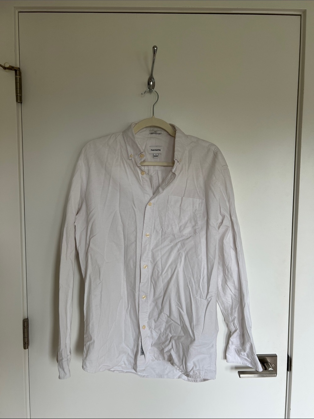 Frank & Oak White Men's Casual Button-Down Shirt with Chest Pocket